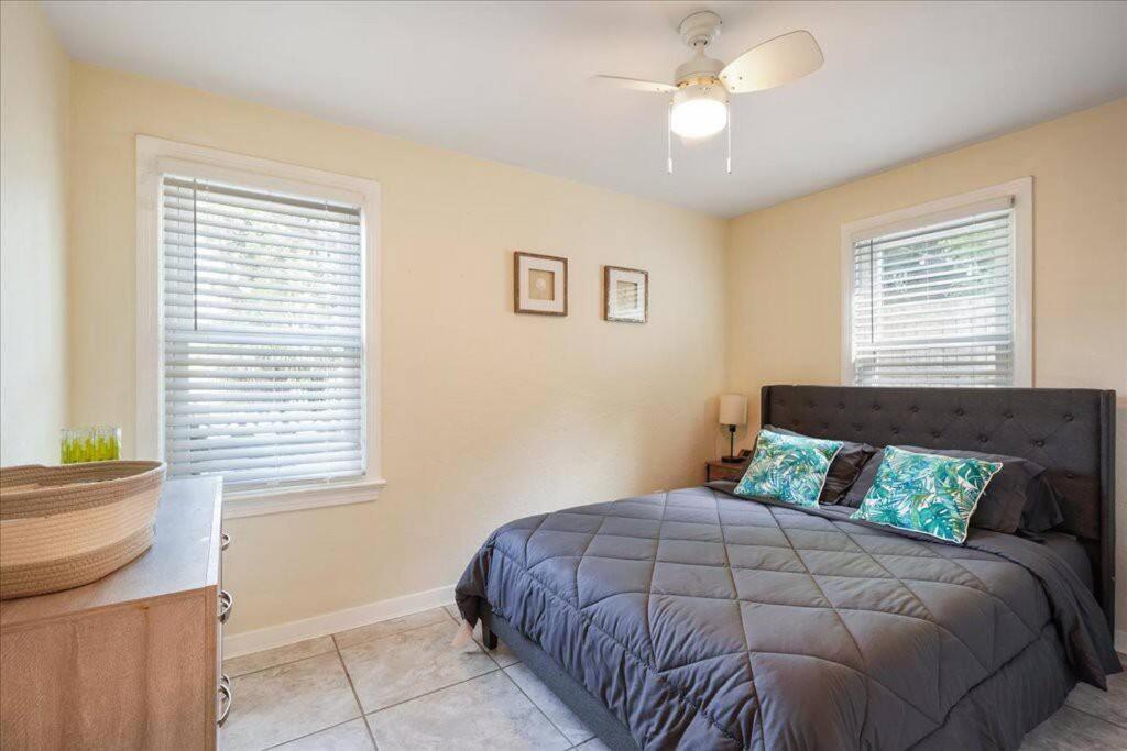 Holiday home 5 Minutes Walk To 4br/2baths Daytona Beach