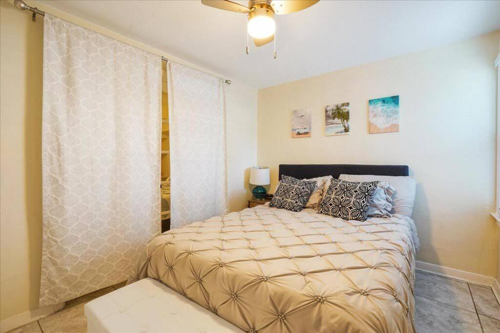 Holiday home 5 Minutes Walk To 4br/2baths